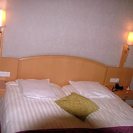 Cajou Hotel De Panne