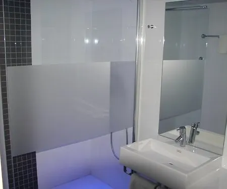 Cajou Hotell 3*